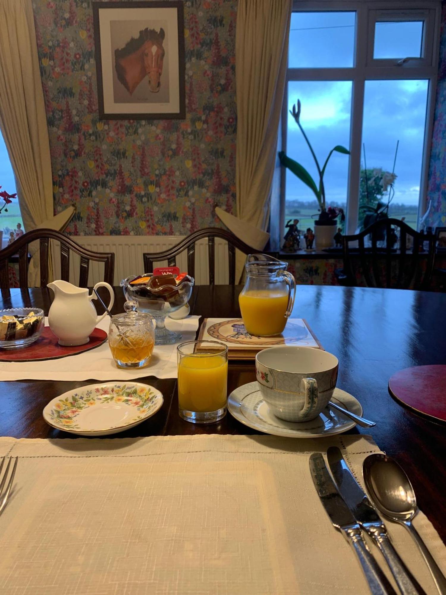 Windylands Bed and Breakfast Chipping Sodbury Exteriör bild